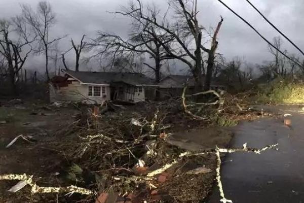 В штате Миссисипи мощный торнадо привел к большим разрушениям: есть жертвы В штате Миссисипи мощный торнадо привел к большим разрушениям: есть жертвы