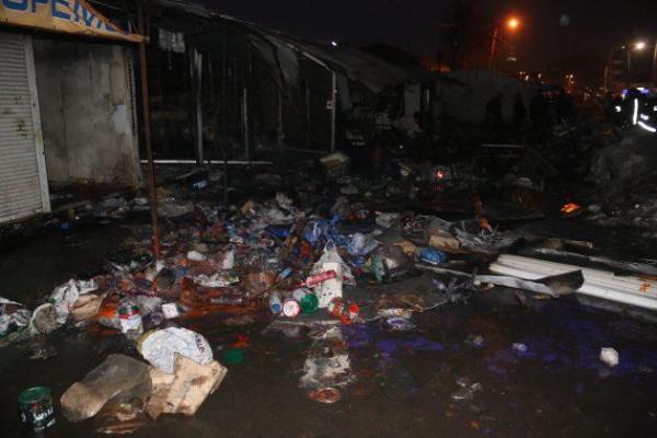 В Одессе горел известный рынок "Привоз" В Одессе горел известный рынок "Привоз"