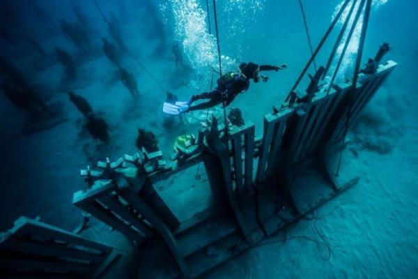 У берегов острова Лансароте на дне океана открыли музей У берегов острова Лансароте на дне океана открыли музей