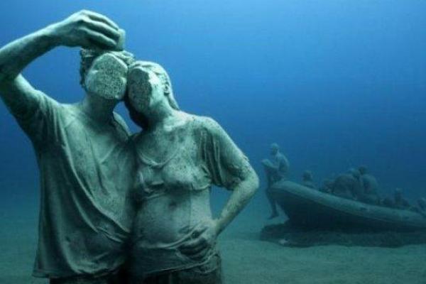 У берегов острова Лансароте на дне океана открыли музей У берегов острова Лансароте на дне океана открыли музей