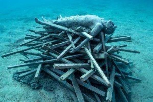 У берегов острова Лансароте на дне океана открыли музей У берегов острова Лансароте на дне океана открыли музей