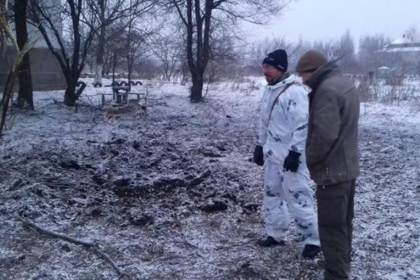 В результате обстрела в прифронтовой Красногоровке поврежден жилой дом В результате обстрела в прифронтовой Красногоровке поврежден жилой дом
