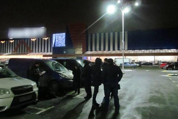 В Киеве по "горячим следам" задержан грабитель-"гастролер" В Киеве по "горячим следам" задержан грабитель-"гастролер"