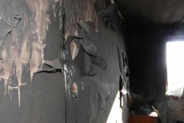 В Стаханове во время взрыва в жилом доме погибла женщина: появились фото и видео с места трагедии В Стаханове во время взрыва в жилом доме погибла женщина: появились фото и видео с места трагедии
