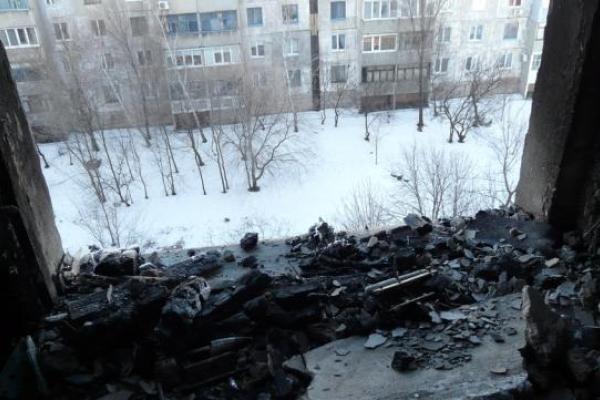 В Стаханове во время взрыва в жилом доме погибла женщина: появились фото и видео с места трагедии В Стаханове во время взрыва в жилом доме погибла женщина: появились фото и видео с места трагедии