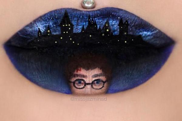 В Австралии визажист создает на губах целые картины