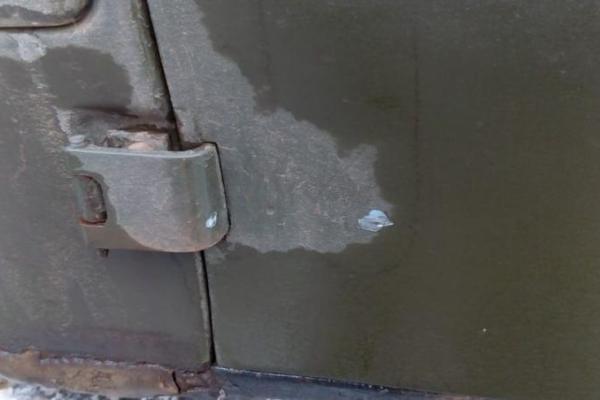 В районе Попасной боевики "ЛНР" обстреляли автомобиль с украинскими офицерами СЦКК