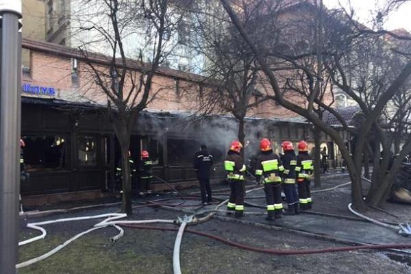 В центре Львова горел ресторан: появились кадры с места происшествия В центре Львова горел ресторан: появились кадры с места происшествия