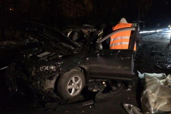 Последствия мощного взрыва в Донецке: в сеть попали первые фото с места происшествия Последствия мощного взрыва в Донецке: в сеть попали первые фото с места происшествия