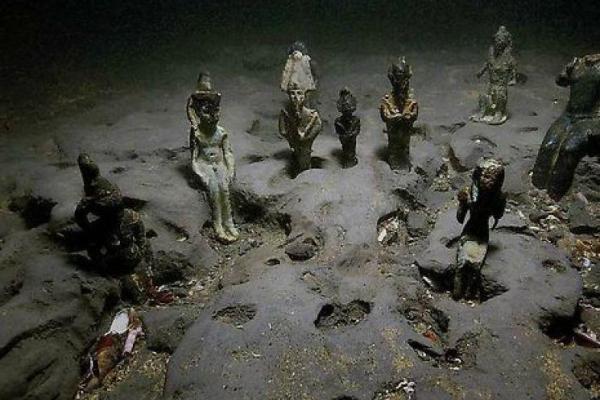 На дне Средиземного моря 1200 лет находится забытый древнеегипетский город Гераклион