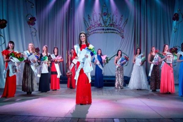 В оккупированной Горловке провели конкурс красоты "Мисс Горловка-2017"