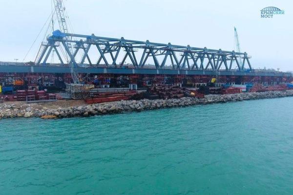 Строители Керченского моста начали сборку арок Строители Керченского моста начали сборку арок