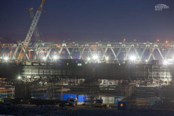 Строители Керченского моста начали сборку арок Строители Керченского моста начали сборку арок