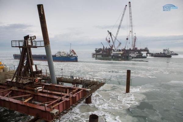 Строители Керченского моста начали сборку арок Строители Керченского моста начали сборку арок