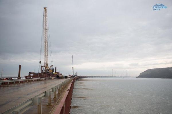 Строители Керченского моста начали сборку арок Строители Керченского моста начали сборку арок