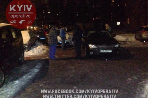 В Киеве во время конфликта водитель такси выстрелил из травмата в лицо пассажиру В Киеве во время конфликта водитель такси выстрелил из травмата в лицо пассажиру