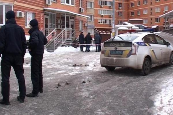 Малыш, которого родная мама-самоубийца выкинула из окна киевской высотки, находится в тяжелом состоянии