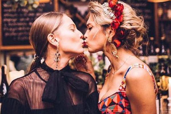 Певица Вера Брежнева опубликовала в Instagram снимки со своего дня рождения Певица Вера Брежнева опубликовала в Instagram снимки со своего дня рождения