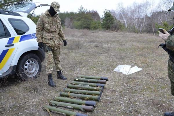 В Луганской области силовики обнаружили в лесу два схрона боевиков