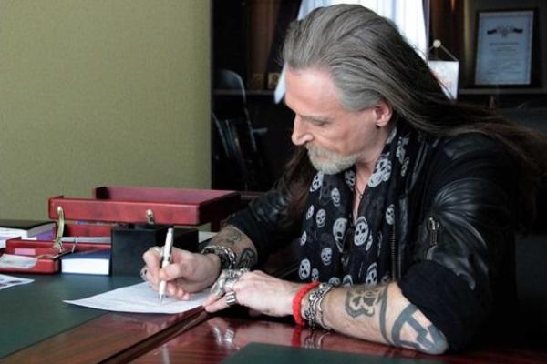 Российский шоумен Никита Джигурда получил "паспорт ДНР" Российский шоумен Никита Джигурда получил "паспорт ДНР"