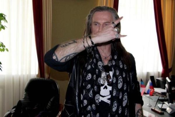 Российский шоумен Никита Джигурда получил "паспорт ДНР" Российский шоумен Никита Джигурда получил "паспорт ДНР"