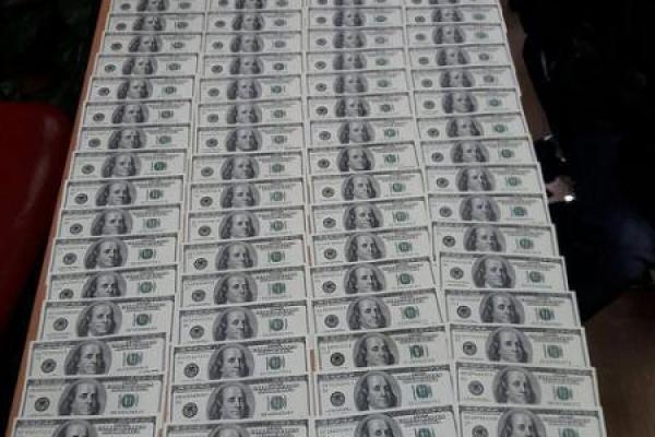 В Мариуполе на взятке попался "дуэт юристов": СБУ задержала прокурора и адвоката В Мариуполе на взятке попался "дуэт юристов": СБУ задержала прокурора и адвоката