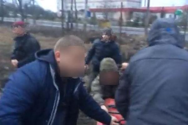 На Ровенщине разъяренная толпа местных жителей угрожала полицейским физической расправой