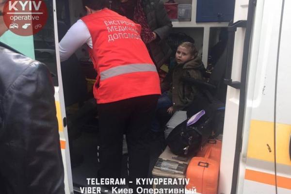 В Киеве из-за невнимательного водителя маршрутки ребенок-пассажир получил травмы