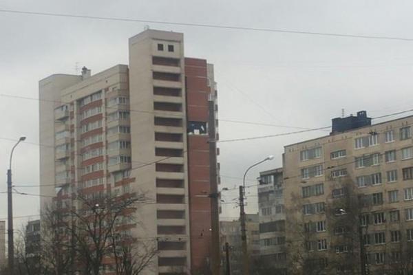 В Санкт-Петербурге прогремел взрыв в 16-этажном жилом доме В Санкт-Петербурге прогремел взрыв в 16-этажном жилом доме