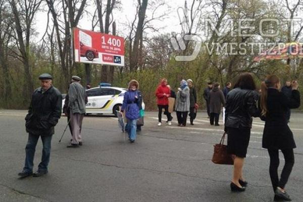 В Запорожской области местные жители перекрыли трассу Харьков-Симферополь В Запорожской области местные жители перекрыли трассу Харьков-Симферополь