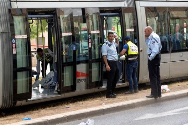 В центре Иерусалима палестинец зарезал студентку из Британии и ранил еще 2 человек В центре Иерусалима палестинец зарезал студентку из Британии и ранил еще 2 человек