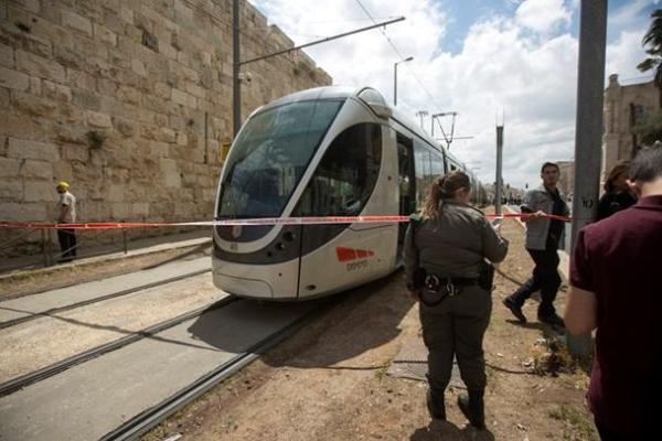 В центре Иерусалима палестинец зарезал студентку из Британии и ранил еще 2 человек В центре Иерусалима палестинец зарезал студентку из Британии и ранил еще 2 человек