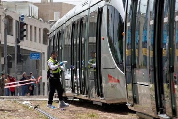 В центре Иерусалима палестинец зарезал студентку из Британии и ранил еще 2 человек В центре Иерусалима палестинец зарезал студентку из Британии и ранил еще 2 человек