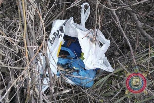 В Мариуполе мужчина обнаружил бесхозный пакет с боеприпасами