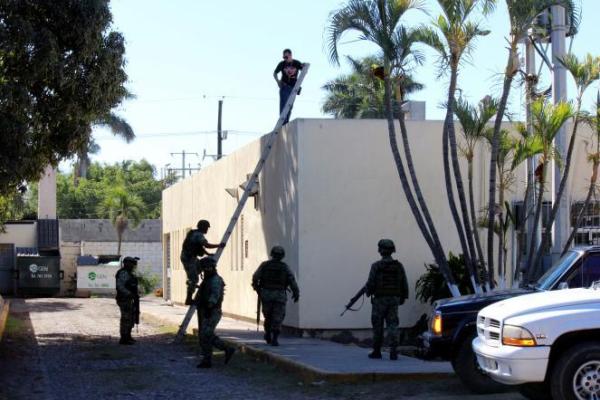 Разборки наркокартелей в Мексике: найдены тела трех мужчин, выброшенных из самолета