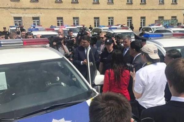 Нацполиция Украины в рамках Киотского протокола получила 635 экологичных автомобилей "Mitsubishi"