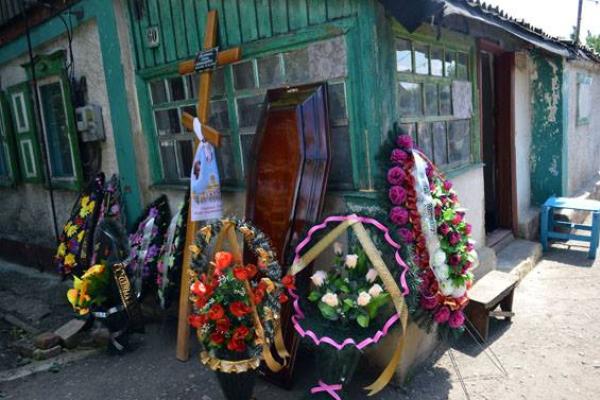 В Горняке похоронили жестоко убитую 6-летнюю Алину Васютину