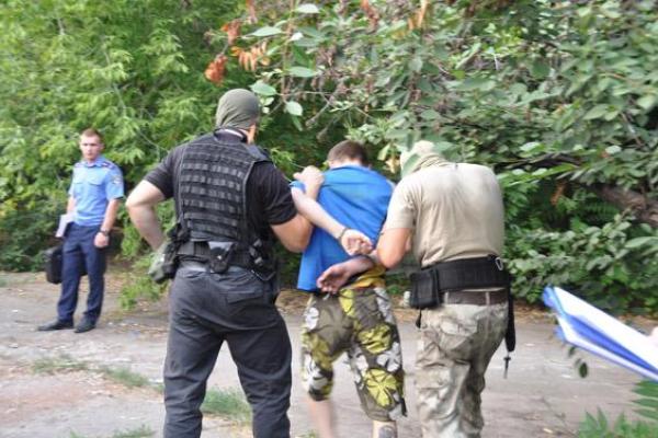 Николаевские правоохранители задержали сбежавшего члена жестокой банды Николаевские правоохранители задержали сбежавшего члена жестокой банды