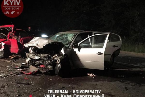 Смертельное ДТП в Киеве: 2 авто превратились в груду металла, оба водителя погибли Смертельное ДТП в Киеве: 2 авто превратились в груду металла, оба водителя погибли