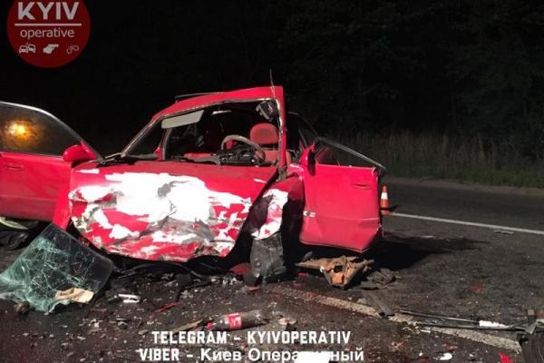 Смертельное ДТП в Киеве: 2 авто превратились в груду металла, оба водителя погибли Смертельное ДТП в Киеве: 2 авто превратились в груду металла, оба водителя погибли