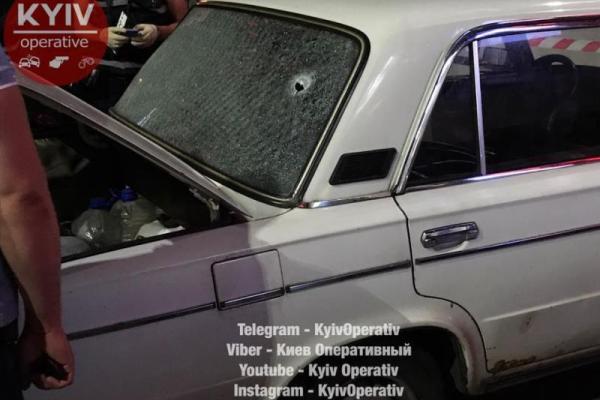 Убийство в Киеве: на парковке ТРЦ "Проспект" расстреляли мужчину Убийство в Киеве: на парковке ТРЦ "Проспект" расстреляли мужчину