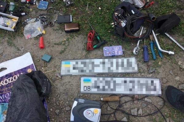 В Харькове сотрудники УГРО в ходе спецоперации задержали группу похитителей авто