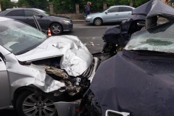 На Прикарпатье в ДТП погиб футболист Роман Стоцкий На Прикарпатье в ДТП погиб футболист Роман Стоцкий