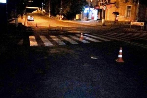 В городе Белая Церковь автомобиль "Mazda" сбил двух пешеходов, переходивших дорогу В городе Белая Церковь автомобиль "Mazda" сбил двух пешеходов, переходивших дорогу