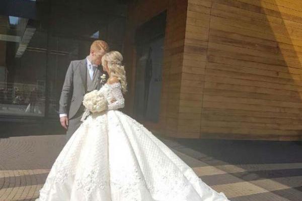 Кристина Орбакайте разместила в Instagram видео со свадебной церемонии старшего сына Кристина Орбакайте разместила в Instagram видео со свадебной церемонии старшего сына