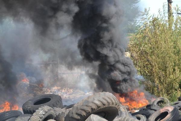 Одесские спасатели потушили пожар на бывшем заводе "Краян" Одесские спасатели потушили пожар на бывшем заводе "Краян"