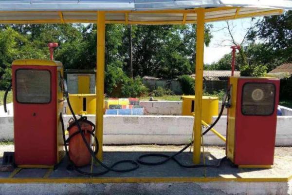 В Мариуполе правоохранители "накрыли" цех по незаконному изготовлению горюче-смазочных материалов