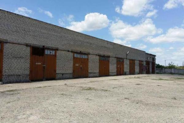 В Мариуполе правоохранители "накрыли" цех по незаконному изготовлению горюче-смазочных материалов