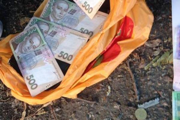 В Николаевской области во время задержания преступник пытался нанести себе увечья В Николаевской области во время задержания преступник пытался нанести себе увечья