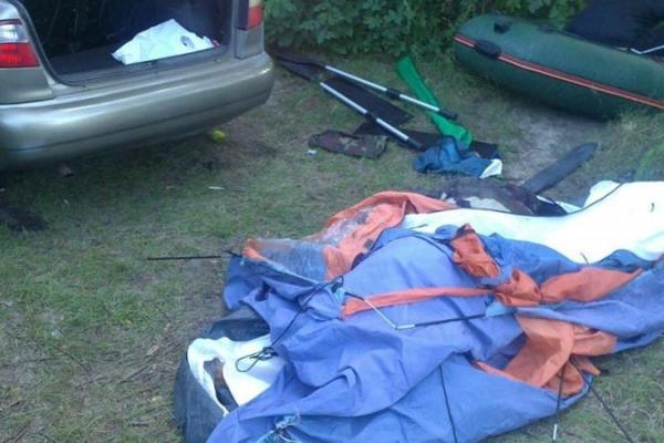 Фатальный отдых у реки: в Киевской области авто скатилось с холма и задавило туриста Фатальный отдых у реки: в Киевской области авто скатилось с холма и задавило туриста